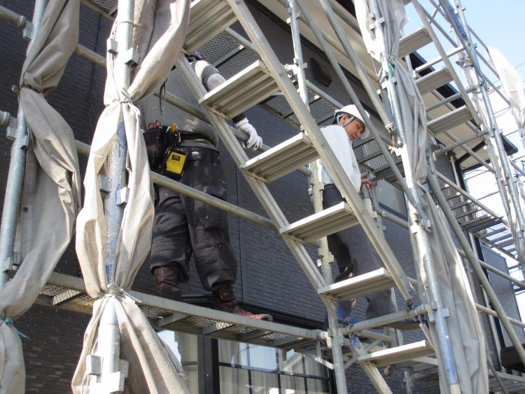 屋根塗装 自分ではやらない方が良い理由とは ガイソー寝屋川店 住まいの外装リフォーム専門店